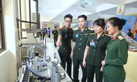 Học viện Kỹ thuật Quân sự luôn có nhiều công trình nghiên cứu khoa học trẻ mang hiệu quả ứng dụng thiết thực. ẢNH: NGUYỄN MINH