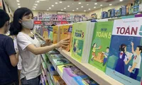 Gánh nặng giá sách giáo khoa - Bài cuối: Vì đâu nên nỗi? 