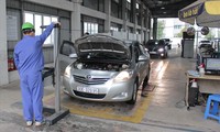 Lập &apos;app&apos; để giảm quá tải đăng kiểm 