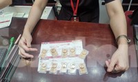 Giá vàng nhẫn lên &apos;cơn sốt&apos;: Quay cuồng mua bán 