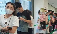Nhu cầu mua lớn, vàng có sẵn trong kho 