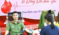Thầm lặng lập chiến công