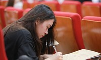 Trường đại học khó &apos;trở mình&apos;