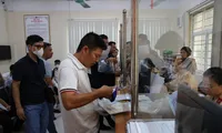 Bắt đầu định danh biển số xe: Xếp hàng dài sang tên ô tô trước 15/8