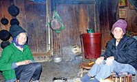 Vợ chồng cụ Và Y Xồng đều đã hơn 100 tuổi