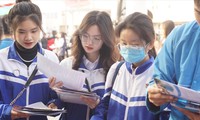 Học sinh lớp 12 của Hải Phòng tham gia ngày hội tuyển sinh 2023 Ảnh: Nghiêm Huê 