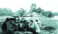 Gánh phở rong bên hồ Hoàn KiếmẢnh: tư liệu 