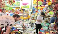 Nhiều hộ kinh doanh tại chợ Đồng Xuân (Hà Nội) sẽ chuyển đổi từ thuế khoán sang kê khai thuế
