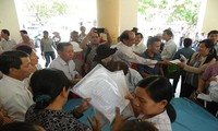 Người dân tại buổi tiếp xúc cử tri quận 2 ngày 22/11 Ảnh: Đ.D 