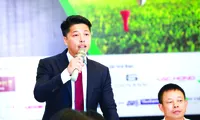 Ông Nguyễn Thái Dương phát biểu tại cuộc họp báo giải Tiền Phong Golf Championship 2019. Ảnh: Hồng Vĩnh 