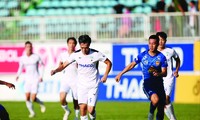 Các cầu thủ HAGL có cơ hội vào tốp 3 nếu giành chiến thắng ở trận đấu chiều nay ảnh: TUẤN TÚ 