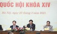 Lãnh đạo Văn phòng Quốc hội chủ trì cuộc họp báo Ảnh: Nhật Minh 