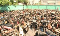Hàng trăm nghìn xe máy nằm chỏng chơ ở bãi giữ xe tang vật của công an