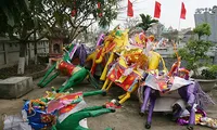Vàng mã ế ẩm mùa vu lan này Ảnh: HOÀNG MẠNH THẮNG 