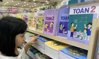 Nhiều chuyên gia cho rằng, cần có sự giám sát đặc biệt đối với thị trường SGK Ảnh: Như Ý 