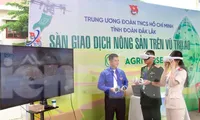 Thanh niên Đắk Lắk trải nghiệm sàn nông sản trên &apos;vũ trụ ảo&apos;