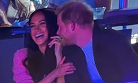Harry cúi người hôn, nhưng Meghan từ chối
