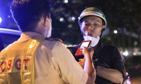 Tài xế ăn nhậu ở TPHCM thấy CSGT &apos;sợ quá phải chạy vào hẻm&apos;