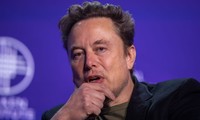 Elon Musk bị kiện