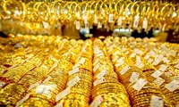 Vàng thế giới bất ngờ tăng mạnh