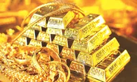 Giá vàng thế giới tiếp tục tăng mạnh 