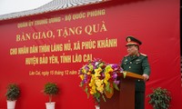 Bộ Quốc phòng bàn giao nhà, tặng quà người dân Làng Nủ