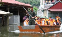 Phó Thủ tướng Lê Thành Long kiểm tra vùng ngập lũ ở Sơn La