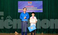 Truy tặng, trao tặng huy hiệu Tuổi trẻ dũng cảm cho 2 học sinh xả thân cứu bạn bị nước lũ cuốn trôi