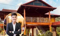 Mạc Văn Khoa xây nhà sàn cho bố mẹ 