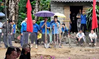 Hình ảnh đẹp của thanh niên miền núi tại Lễ khởi công xây dựng Nhà Tình nghĩa tỉnh Hòa Bình