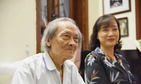 Ba con gái Lê Khanh, Lê Vân, Lê Vi ở bên NSND Trần Tiến những phút cuối đời