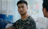 &apos;Làng trong phố&apos; tập 2: Hiếu (Duy Hưng) bị coi thường vì từng đi tù