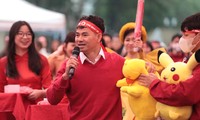 NSƯT Xuân Bắc, ca sĩ Ngọc Khuê &apos;cháy&apos; cùng hàng trăm sinh viên ở &apos;Chủ Nhật Đỏ&apos;