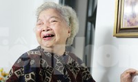 NSƯT Lê Mai: &apos;Sống cùng con gái Lê Khanh, ngồi trà đá mỗi ngày&apos;