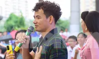 NSND Xuân Bắc giao lưu với 1.500 học sinh tại chương trình &apos;Cùng Tiền Phong nâng bước em tới trường&apos;