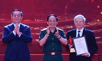 GS.TS triết học 86 tuổi giành giải cao nhất cuộc thi bảo vệ nền tảng tư tưởng của Đảng