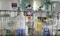 Bệnh nhân Covid-19 bỏ phiếu tại Bệnh viện dã chiến số 1 Bắc Ninh