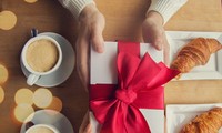 Dở khóc dở cười những câu chuyện về kiêng và &apos;yêu&apos; quá đà trong ngày Tết