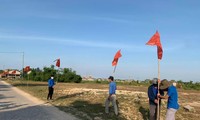 Áo xanh tình nguyện hỗ trợ nhân dân bầu cử