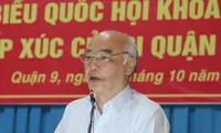 Ông Phan Nguyễn Như Khuê trả lời cử tri