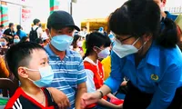 Nhiều hoạt động chăm lo cho hơn 10 nghìn gia đình công nhân ở lại TPHCM đón Tết