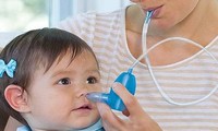 Ẩn họa từ dụng cụ hút mũi cho trẻ nhỏ