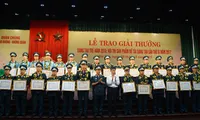 Trao giải cho các tác giả, tập thể tác giả đạt Giải thưởng Sáng tạo trẻ năm 2016 và Hội thi Sản phẩm, đề tài sáng tạo lần thứ XI năm 2017