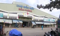 Chợ Hòa Cường là chợ đầu mối cung cấp nông sản chủ yếu cho TP. Đà Nẵng. Ảnh: Thanh Trần.