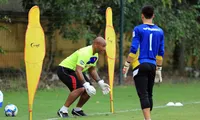 Cựu thủ môn Blackburn Jason Brown trong buổi tập sáng nay - Ảnh: Gia Hưng