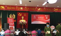 Các cán bộ, chiến sĩ công an đều rất ý thức về việc phòng chống dịch Covid – 19 khi tham gia Chủ nhật Đỏ