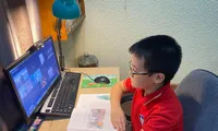 Học trực tuyến bị “nghẽn, rớt” do đâu?