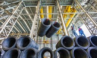 Cổ phiếu thép đắt hàng sau quyết định điều tra chống bán phá giá
