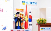 &apos;Cụt yêu đời&apos; Nguyễn Ngọc Nhứt và bài phát biểu xúc động tại lễ tốt nghiệp chương trình Việt - Hàn HUTECH