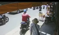 Dân mạng truy lùng kẻ vờ mua rồi cướp hết vé số của người tàn tật